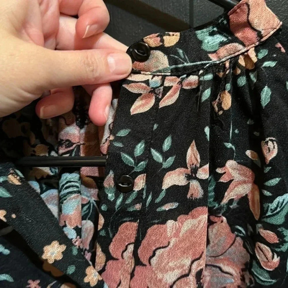 Floral Sheer Top - Picture 6 of 6